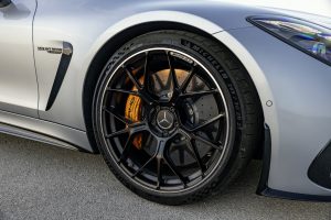 Hochleistungs-Räder des Mercedes-AMG GT Coupé 2024